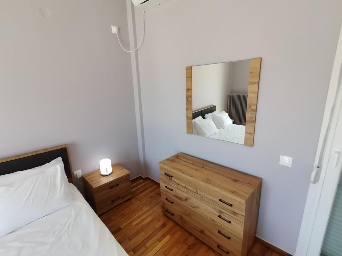 Penthouse Spacious W Super Wifi & Terrace, 2 Min From Metro Athens Exterior photo